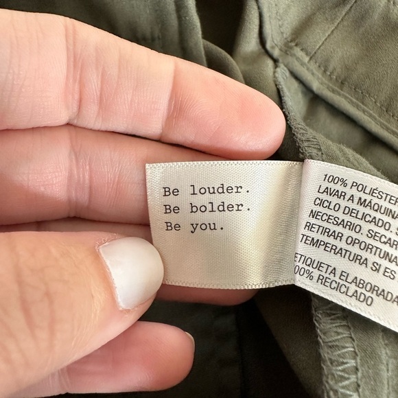 A New Day Womens Army Green Lightweight High Rise Pleated Shorts Size 10 - Picture 7 of 8